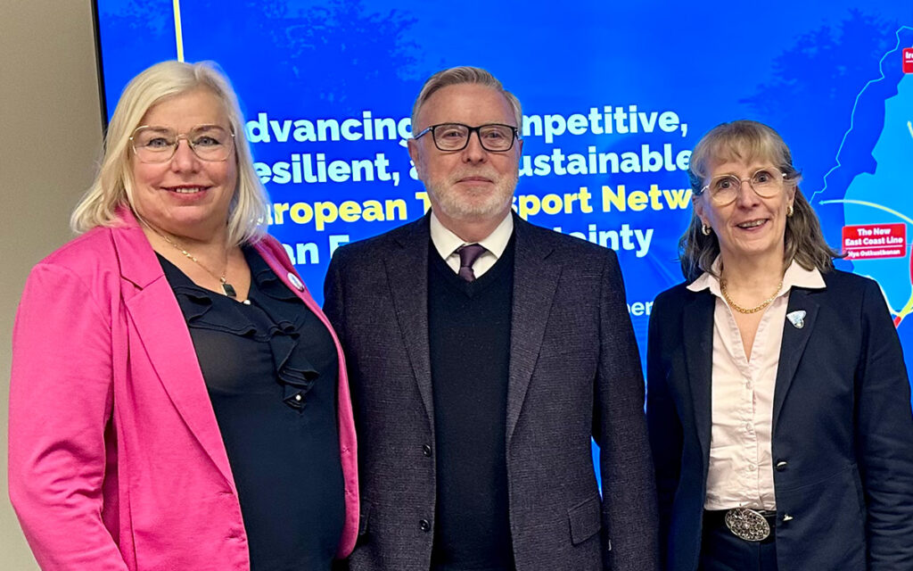 Ingela Bendrot, Pat Cox, Elisabeth Sinclair.